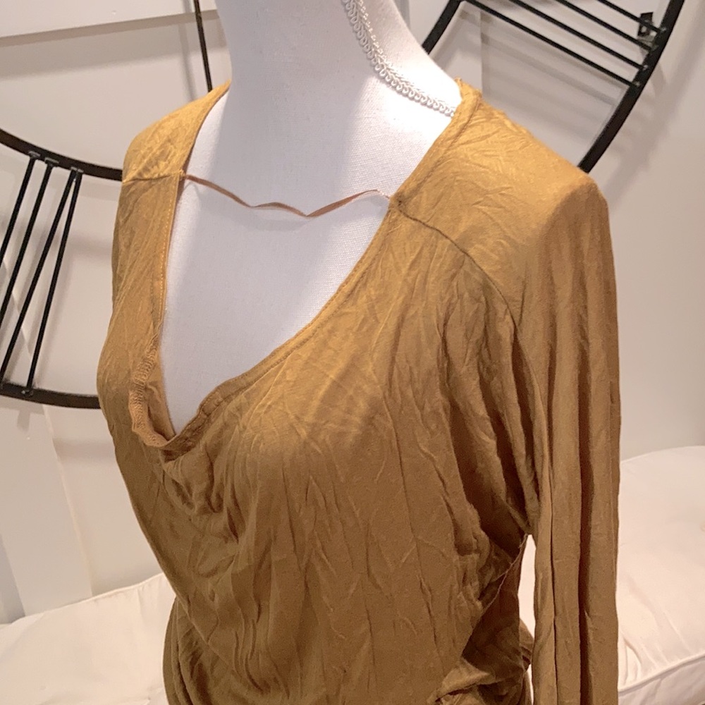Gold Tunic - Picture 3 of 6
